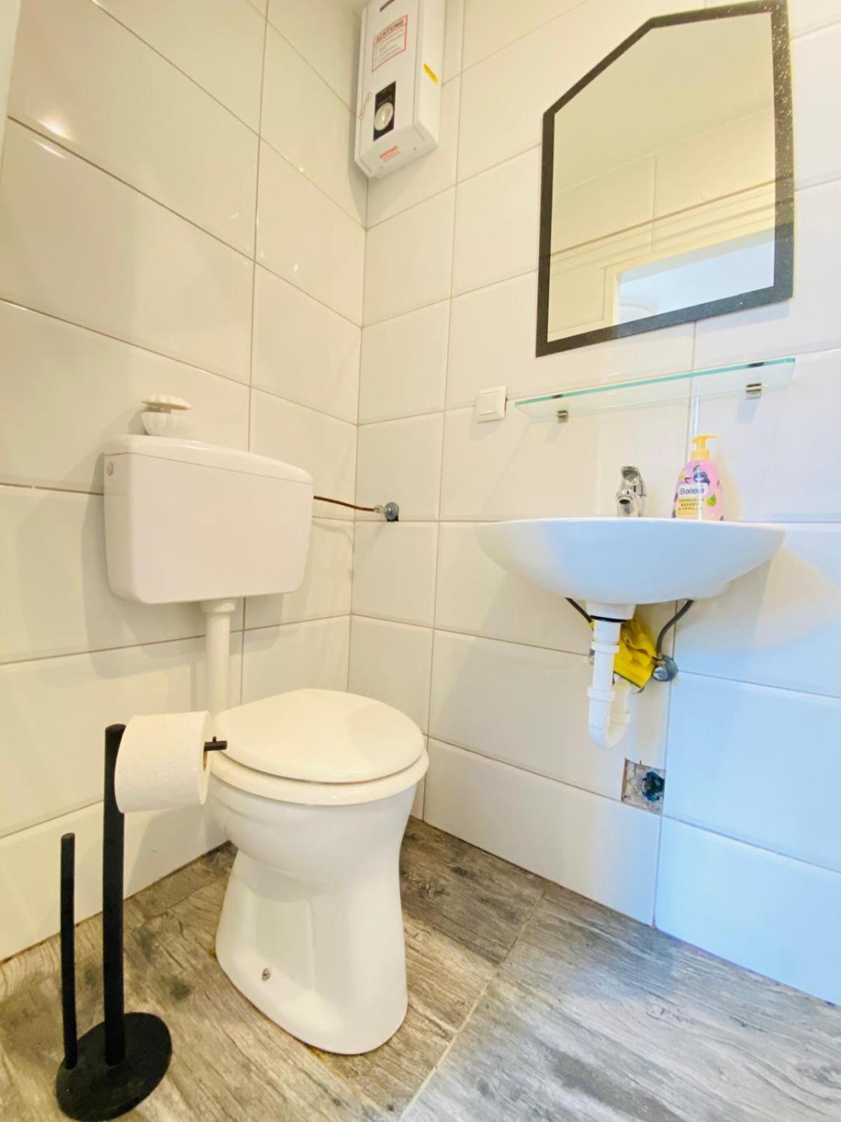 Cute 1Br Apt - 10 Mins Walk From Downtown 维也纳 外观 照片